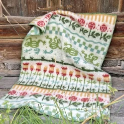 Barnfilt Esbjörn i lammull - Kerstin Landström Design