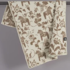 Barnfilt Leksand beige 65x95cm med dalahästar och kurbits