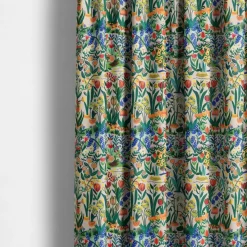 Blomsterdröm tyg - En hyllning till vilda blommor i full blom