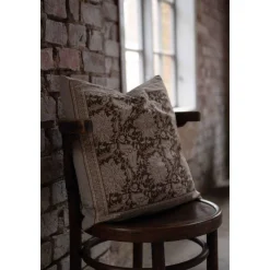 Dante nougat kuddfodral 48x48cm - tidlös charm för soffan och favoritfåtöljen