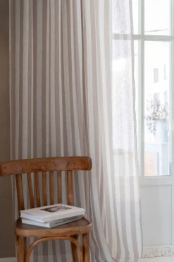 Disa beige randiga gardiner