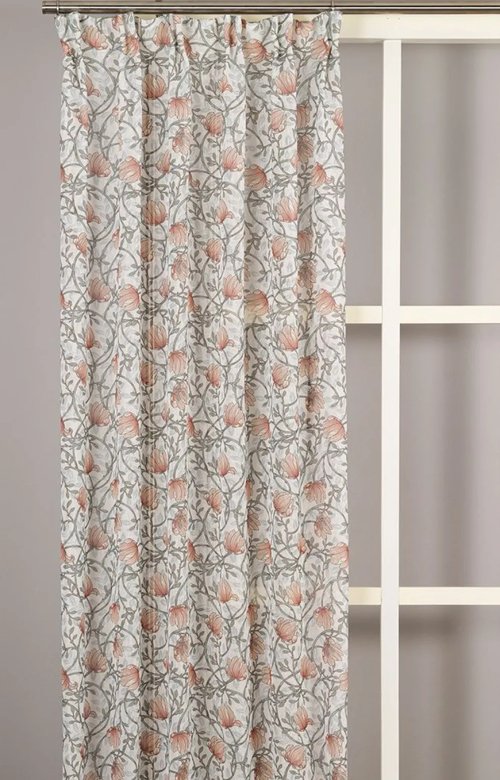 Emma grön skira gardiner med blomstermönster 140x250cm