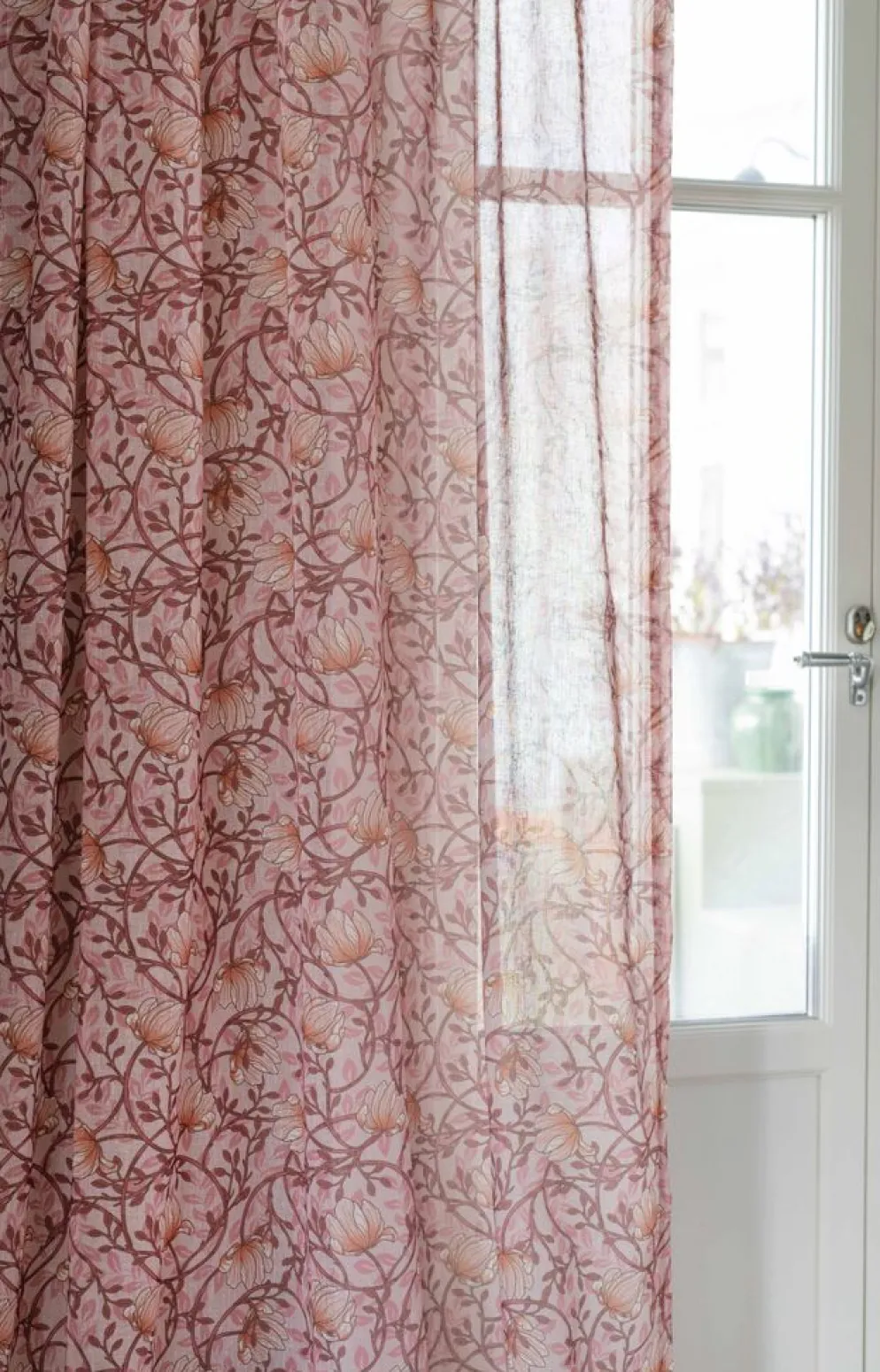 Emma rosa skira gardiner med blomstermönster 140x250cm
