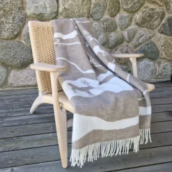 Fjällvandring beige ullpläd