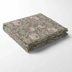 Grace brun bordsduk - Klassisk blommig Arts and Crafts design