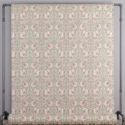Grace dimmgrön tyg - Klassisk blommig Arts and Crafts design