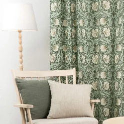Grace grön tyg - Klassisk blommig Arts and Crafts design