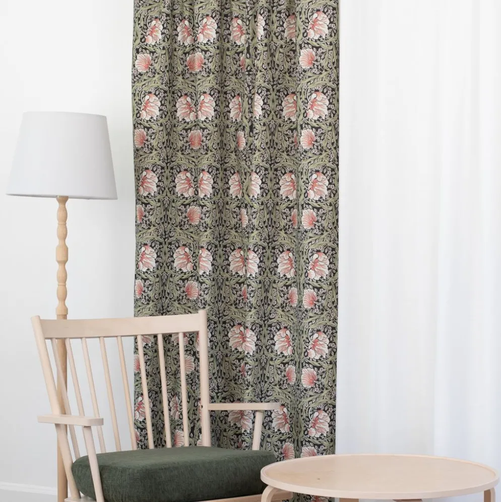 Grace svart gardiner - Klassisk blommig Arts and Crafts design