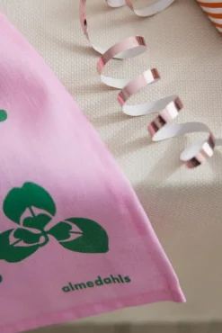 Hurra, hurra, hurra! kökshandduk rosa