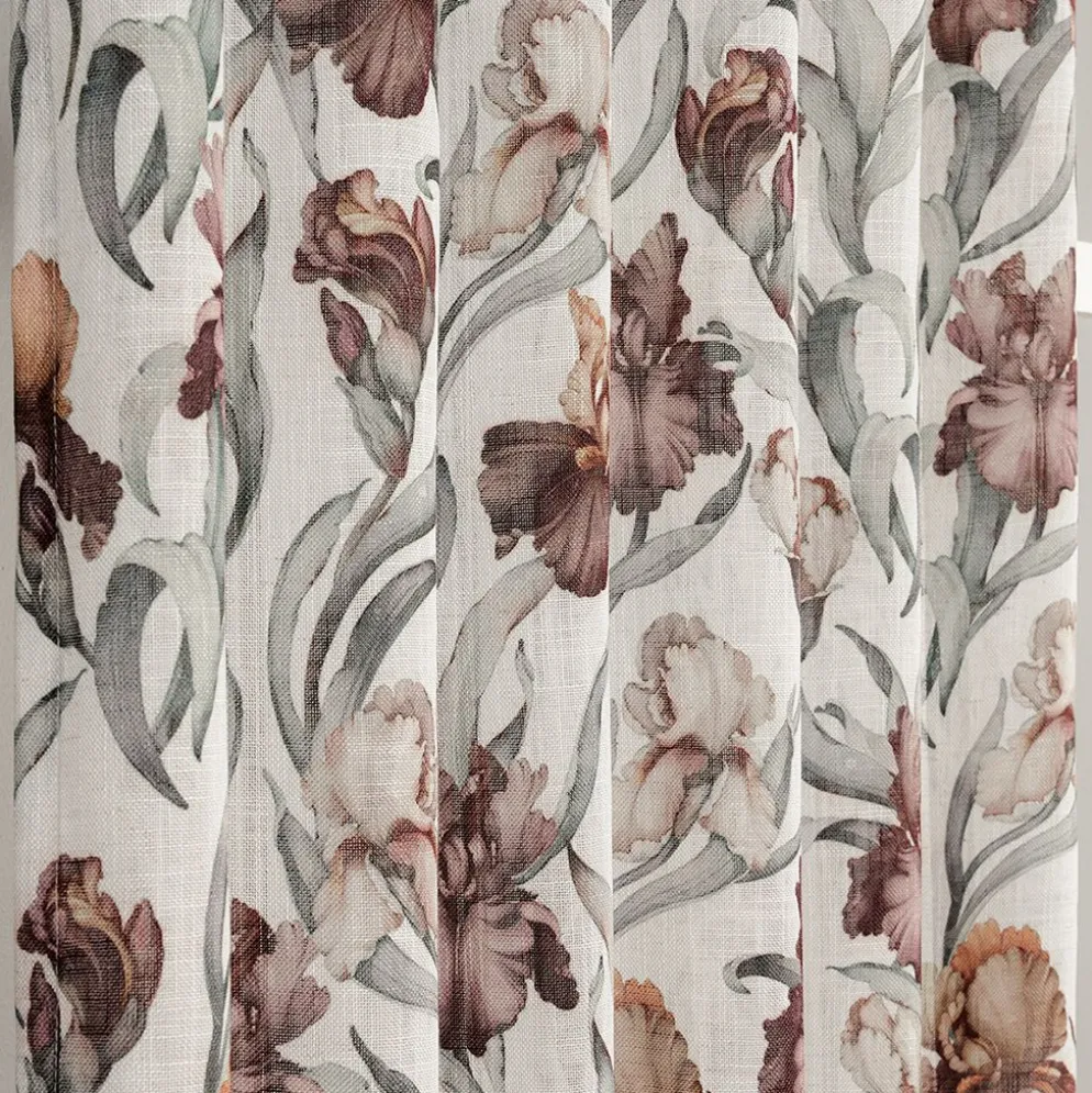 Iris offwhite gardiner – blomsterprakt på ljus botten