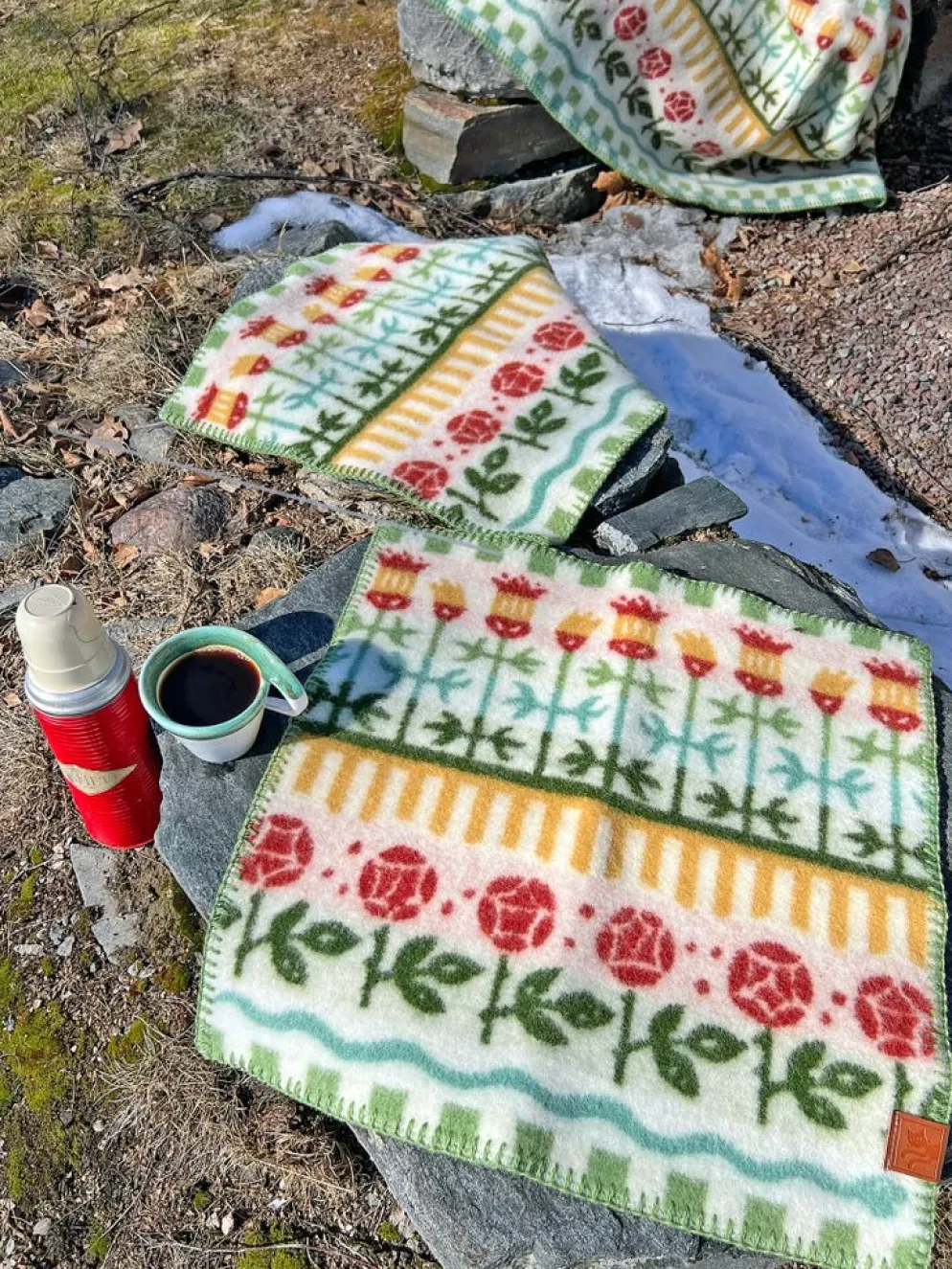Karin sittunderlag 43x43cm - din varma kompanjon utomhus.