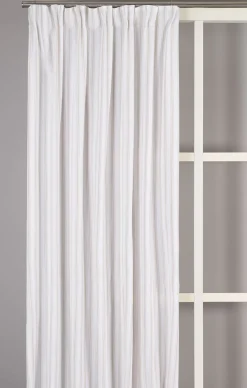 Madicken beige randiga gardiner
