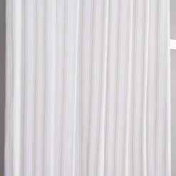 Madicken beige randiga gardiner
