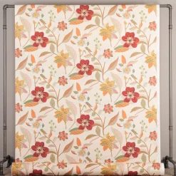 Paths tyg - ett tyg med blomster i varm färgskala