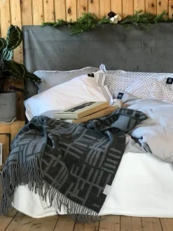 Pickepin grå ullpläd - Almedahls