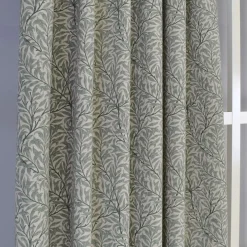 Ramas beige-mint gardiner med kvistar och blad