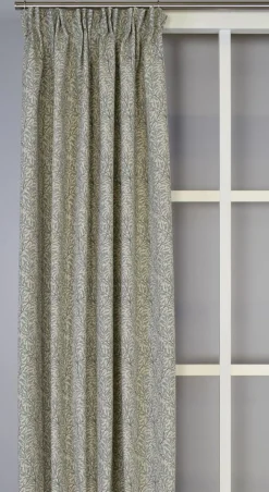 Ramas beige-mint gardiner med kvistar och blad