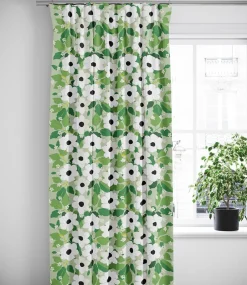 Svartöga grön – blommiga gardiner med vita blommor och gröna blad