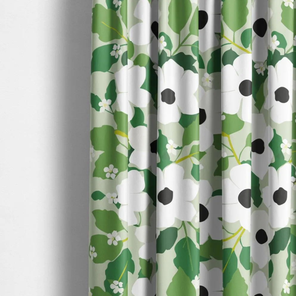Svartöga grön – blommiga gardiner med vita blommor och gröna blad