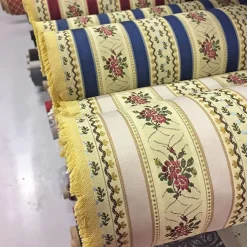 Talamona beige randigt stiltyg för möbelklädsel