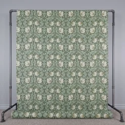 Textilvaxduk Grace grön - Klassisk blommig Arts and Crafts design