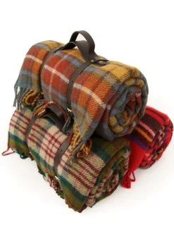 Tweedmill Picknickfilt Royal Stewart, Röd med Vattentät Baksida, 145 x 183 cm