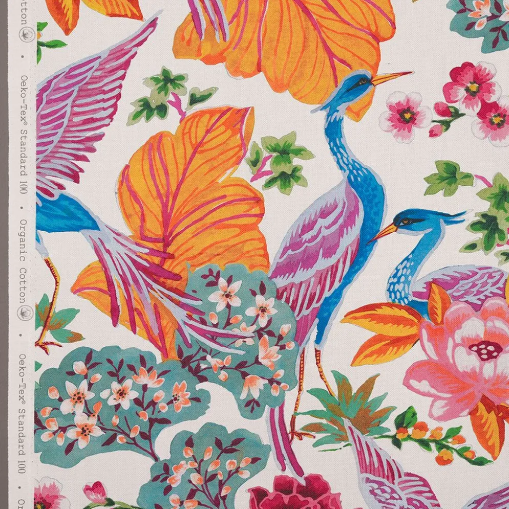 Whispers tyg – Färgstarkt tyg med tranor & blommor